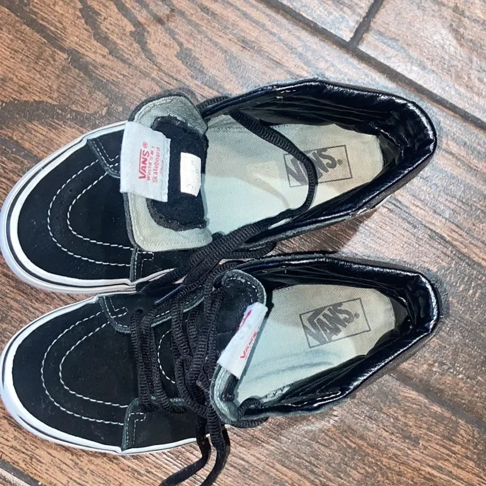 10/$50 Vans Off The Wall Suede l Unixes Shoes Size MX 21  Size SU 2